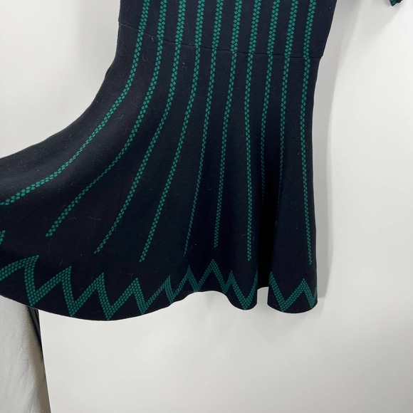Gabby Style Black Dark Green Striped Short Sleeve Sweater Dress Pleated Medium - Picture 3 of 6